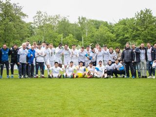 Der Partnerverein von Anpfiff ins Leben, die U19 des FC-Astoria Walldorf, schafft den Klassenerhalt in der A-Junioren-Bundesliga.