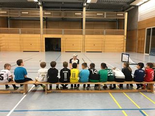 Anpfiff ins Leben, Maskottichen Toni Tausendfüßler präsentiert dieses Jahr erstmalig Tonis Winter Futsal Camp in der Sporthalle Heidelsberg für alle fußballbegeisterten Kinder ziwschen 9 und 12 Jahren